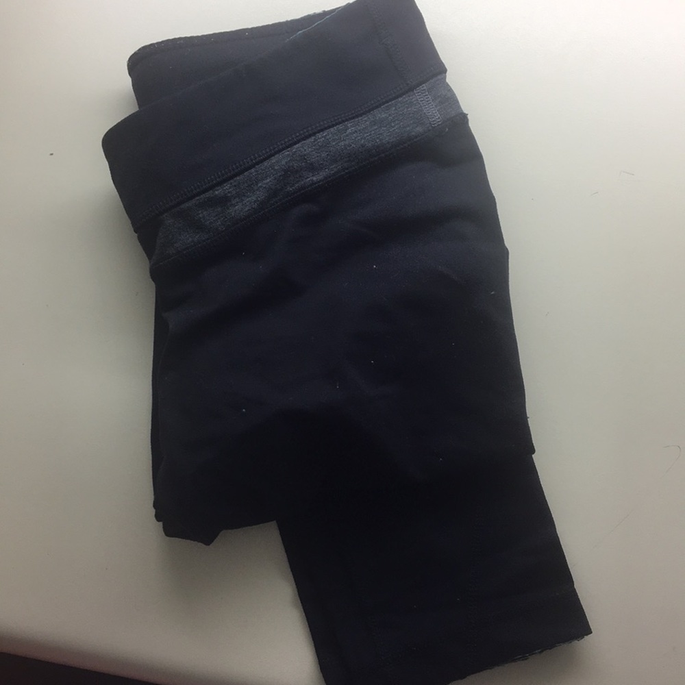 Black cropped leggings